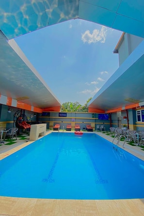 Piscina a l'aire lliure