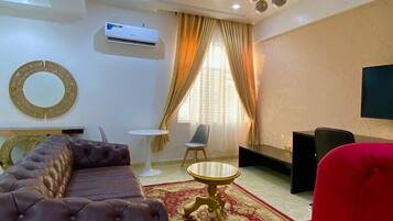 43-inch Smart TV with satellite channels, Netflix, streaming services