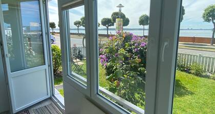 Fördetraum,1. Reihe, 20 m zum Strand, Meerblick, Frisch Renoviert, Loggia, EG