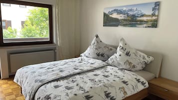 3 bedrooms, iron/ironing board, free WiFi, bed sheets