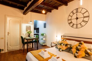 Iron/ironing board, travel crib, free WiFi, bed sheets - Studio Campo de' Fiori (Roma)