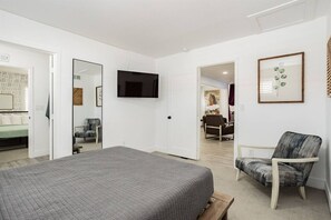 4 habitaciones, escritorio, tabla de planchar con plancha y wifi gratis 