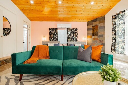 Vegas 4BR: Poker • Wet Bar • Parking