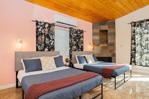 4 bedrooms, desk, iron/ironing board, travel crib