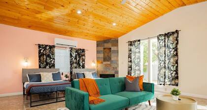 Vegas 4BR: Poker • Wet Bar • Parking