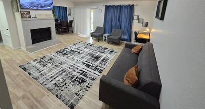 Cozy Home Wt Hot Tub, WiFi n Smart Tv
