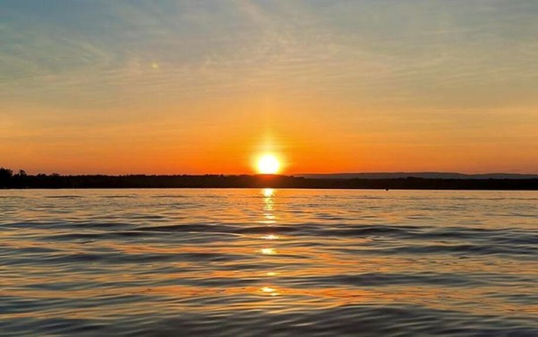 Charming Saratoga Lake Rental, minutes from Saratoga Springs. 1 BR, sleeps 3