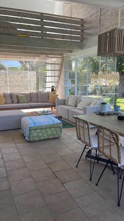 Beautiful villa for rent, close to the sea, 150mp with a 700mp garden