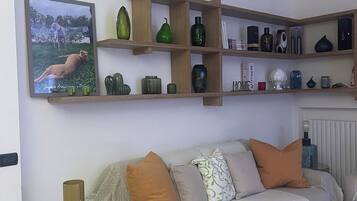 Smart TV, ping pong, books, printers