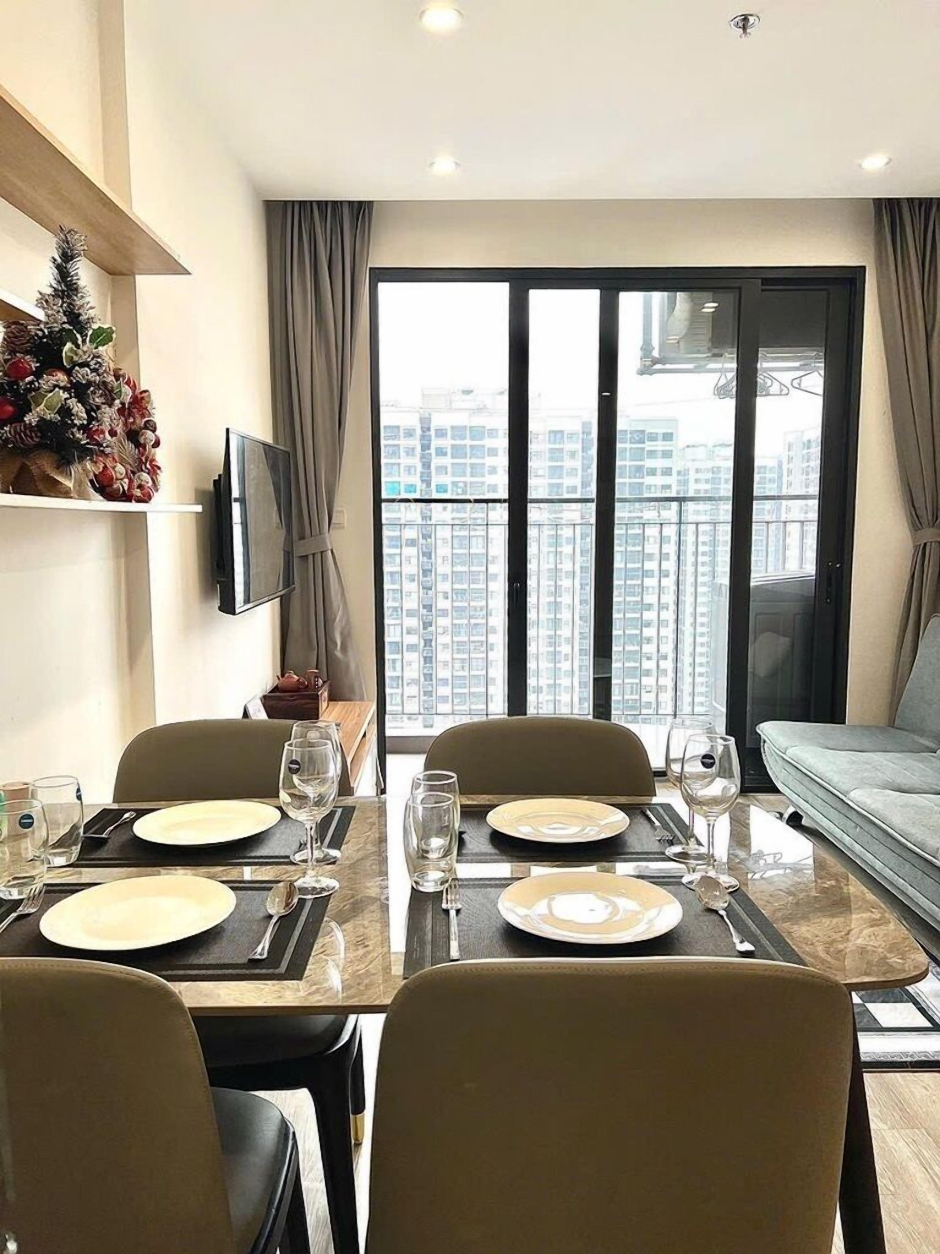 Apartamento Deluxe | Zona de estar | Una televisión de pantalla plana