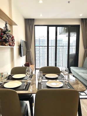 Deluxe Apartment | Living area