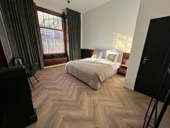 Quarto casal luxo, vista para a cidade | Wi-Fi de cortesia