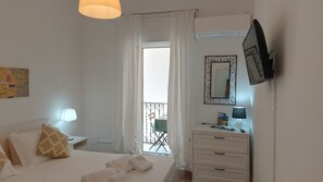 Economy Apartment | 1 bedroom, individually decorated, blackout curtains, iron/ironing board - Casa Dei Normanni RUGGERO (Cefalù)