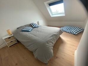 3 bedrooms, WiFi, bed sheets - 8 min Plages - Maison 8 Couchages au Calme. Entièrement Rénovée (Pleuven)