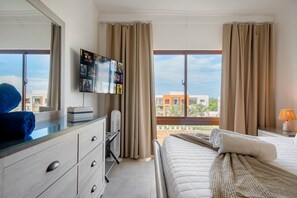 3 chambres, fer et planche à repasser, accès Internet, draps fournis