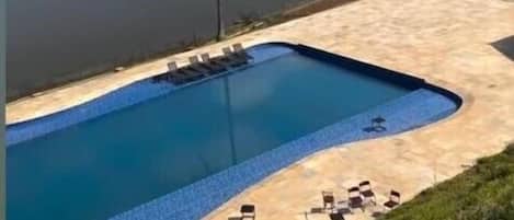 Piscine couverte, piscine extérieure
