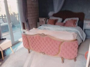2 slaapkamers, een strijkplank/strijkijzer, wifi, beddengoed