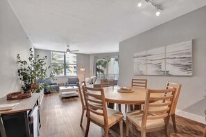Dining - Superbe Condo (Lantana)