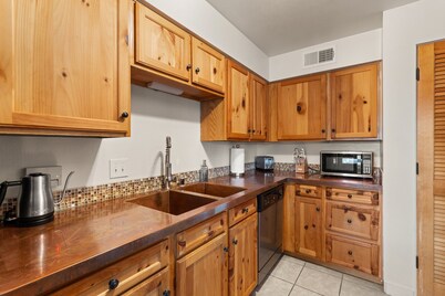 Vista Serenity: Cozy Kiva, mountain views, 3 minutes from downtown