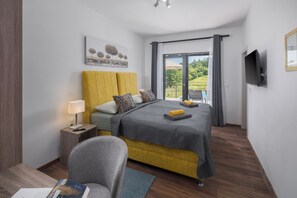 3 bedrooms, in-room safe, blackout curtains, soundproofing - Residence Villa Manuela  (Gracisce)
