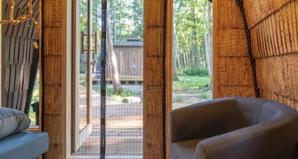 Cosy camping with front space and bedroom/heated pool