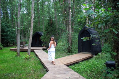 Cosy camping  with front space and bedroom/heated pool