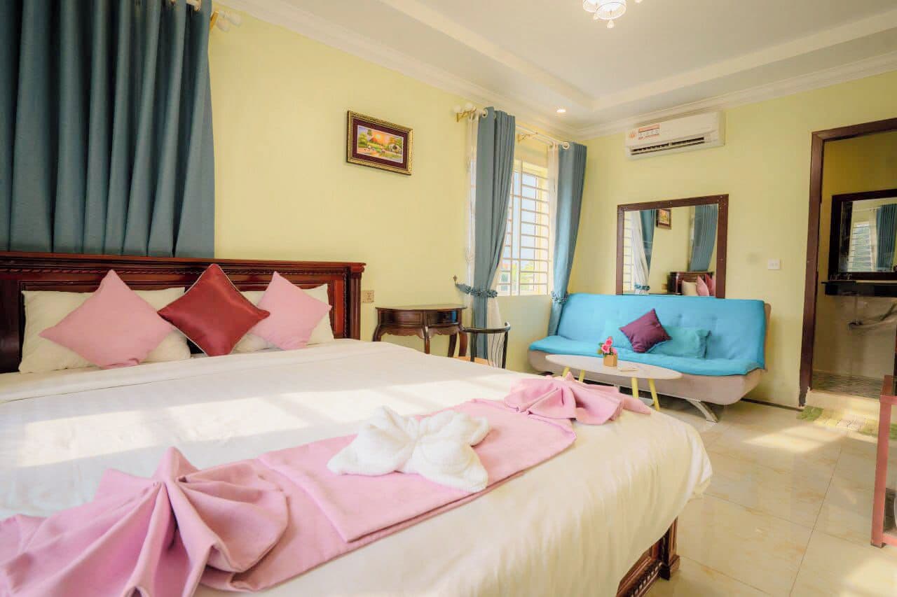 Luxury Double Room | Pillowtop beds, desk, bed sheets