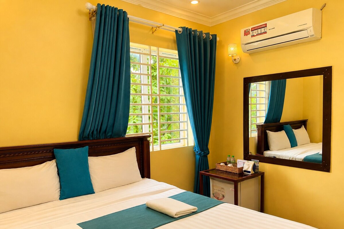 Standard Double Room, Air conditioning | Pillow-top beds, bed sheets