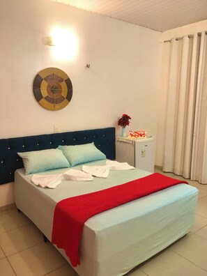 Comfort-Doppel- oder -Zweibettzimmer, Balkon, Poolblick | Kostenloses WLAN