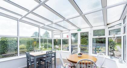 Northfield Cottage, Games Arcade Dog Friendly NEC