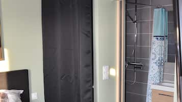 2 chambres, fer et planche Ă repasser, Wi-Fi, draps fournis