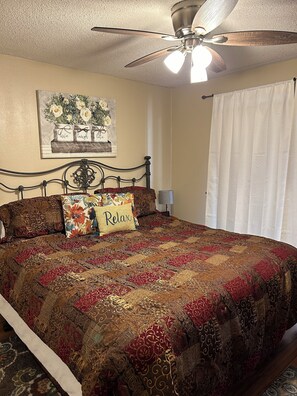 1 Schlafzimmer, Schreibtisch, Bügeleisen/Bügelbrett, kostenloses WLAN