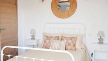 1 chambre, fer et planche Ă repasser, lit parapluie, accĂšs Internet