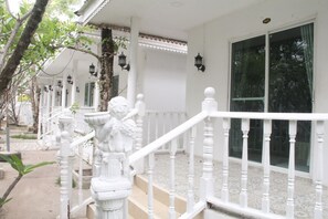 Fachada de la propiedad