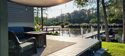 Cheerful 2 bedroom home on Miflin Creek