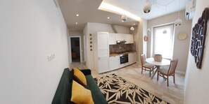 Living area - Andrea's apartment at the Colosseum  (Roma)