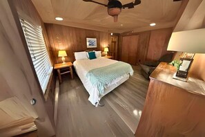 5 bedrooms, WiFi, bed sheets