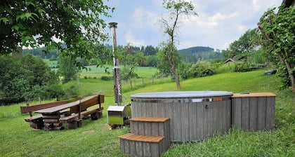 Alte Schreinerei, Modernisiert Fachwerkhaus mit Fernblick auf die Berge 12-16 P