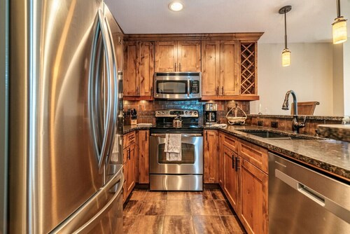 Spacious Seasons Vacation Home Steps To Lift