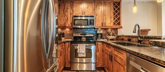 Spacious Seasons Vacation Home Steps To Lift