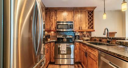 Spacious Seasons Vacation Home Steps To Lift