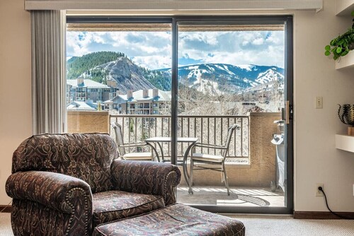 Spacious Seasons Vacation Home Steps To Lift