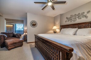 1 bedroom, desk, iron/ironing board, travel cot - Spacious Seasons Vacation Home Steps To Lift (Avon)