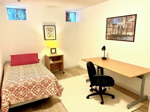 1 bedroom, desk, free WiFi, bed sheets