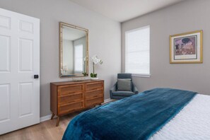 3 bedrooms, desk, iron/ironing board, travel crib