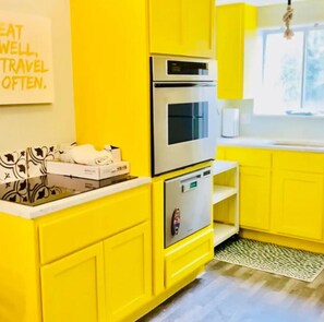 Private kitchen - 5 stars 3 BR Condo " Cold Play-Yellow" (Corpus Christi)