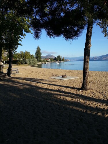 Directly across from Powell Beach, 2 bedroom, 2 bathroom. Luxury Carriage Home.