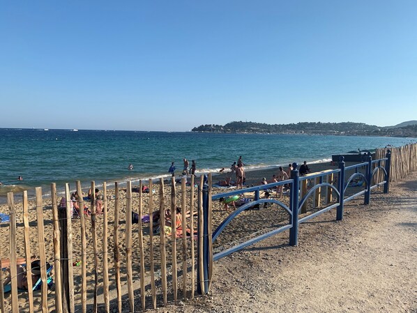 Sun-loungers