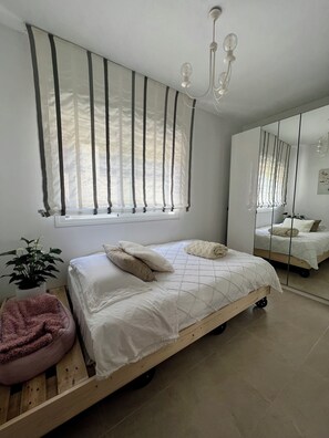 3 soverom, strykejern/-brett, wi-fi og sengetøy