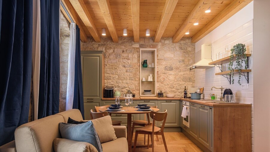 Oleander Center Suites